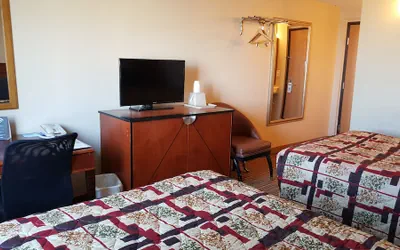 Photo 4 - Knights Inn Grand Forks