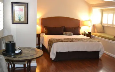 Photo 3 - Sunset Inn