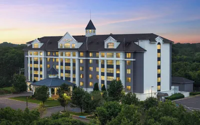 Photo 2 - Courtyard by Marriott Long Island MacArthur Airport