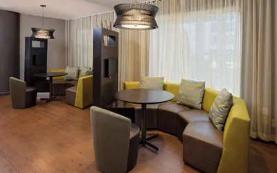 Photo 3 - Courtyard by Marriott Long Island MacArthur Airport