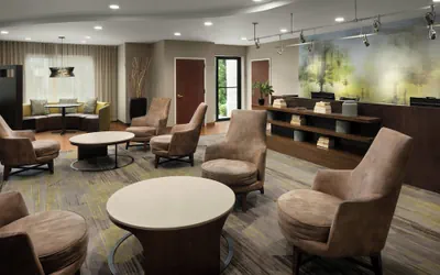 Photo 4 - Courtyard by Marriott Long Island MacArthur Airport