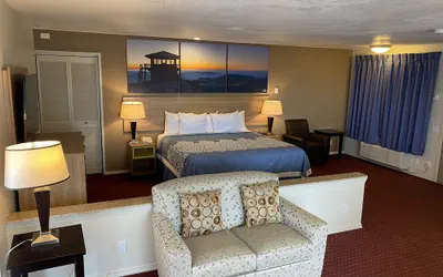 Photo 5 - Days Inn by Wyndham Newport OR