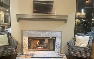 Photo 4 - Days Inn by Wyndham Newport OR