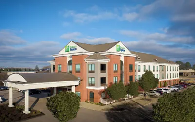 Photo 2 - Holiday Inn Express & Suites Olive Branch by IHG