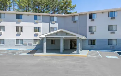 Super 8 by Wyndham Homewood Birmingham Area