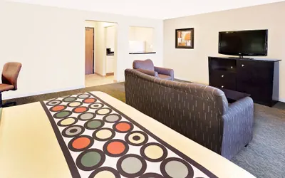 Photo 3 - Super 8 by Wyndham Mt. Pleasant