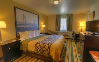 Photo 4 - Super 8 by Wyndham Mt. Pleasant
