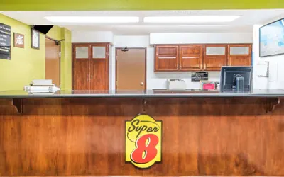 Photo 4 - Super 8 by Wyndham Harlingen TX