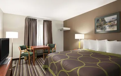 Photo 5 - Super 8 by Wyndham Bozeman