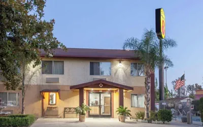 Photo 2 - Super 8 by Wyndham Selma/Fresno Area