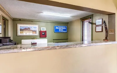 Photo 3 - Rodeway Inn Farmington