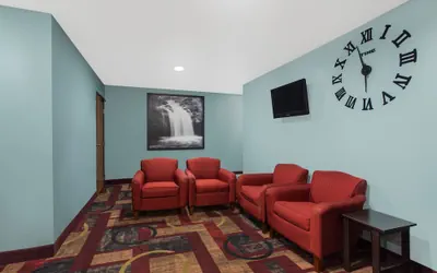 Photo 4 - Super 8 by Wyndham Eau Claire I-94