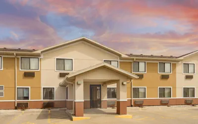 Photo 2 - Super 8 by Wyndham Fond Du Lac