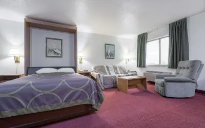 Photo 4 - Super 8 by Wyndham Fond Du Lac