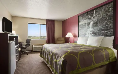 Photo 4 - Super 8 by Wyndham Cameron