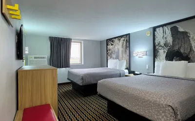 Photo 4 - Super 8 by Wyndham Yankton