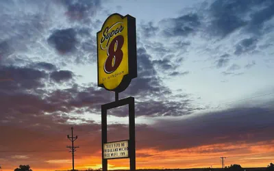 Photo 2 - Super 8 by Wyndham Miles City