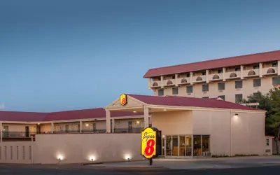 Photo 2 - Super 8 by Wyndham Lubbock Civic Center North