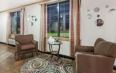 Photo 3 - Super 8 by Wyndham Tucumcari