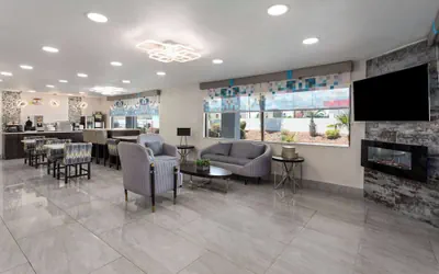 Photo 5 - Super 8 by Wyndham Prattville Montgomery