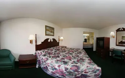 Photo 5 - Super 8 by Wyndham Oklahoma Fairgrounds