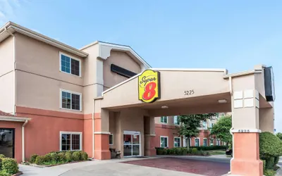 Photo 2 - Super 8 by Wyndham Fort Worth North