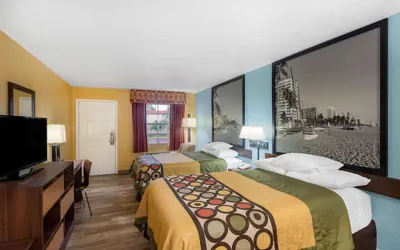 Photo 4 - Super 8 by Wyndham Bradenton Sarasota Area