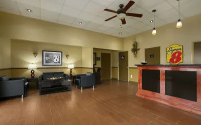 Photo 2 - Super 8 by Wyndham Tupelo Airport