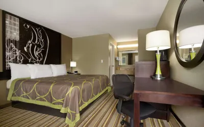 Photo 3 - Super 8 by Wyndham Tupelo Airport