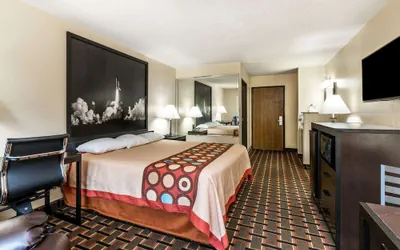 Photo 5 - Super 8 by Wyndham League City/Kemah Area