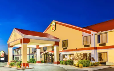 Photo 2 - Super 8 by Wyndham Morristown/South