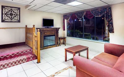 Photo 3 - Super 8 by Wyndham Morristown/South