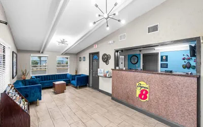 Photo 3 - Super 8 by Wyndham Lantana West Palm Beach