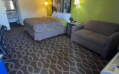 Photo 5 - Super 8 by Wyndham San Marcos