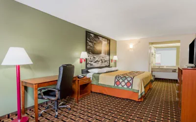 Photo 4 - Super 8 by Wyndham Stafford