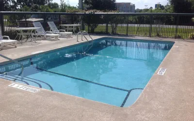 Photo 2 - Super 8 by Wyndham Brunswick South/I-95