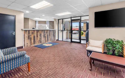 Photo 3 - Super 8 by Wyndham Columbia
