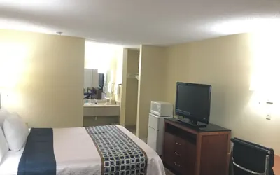 Photo 5 - Navasota Inn