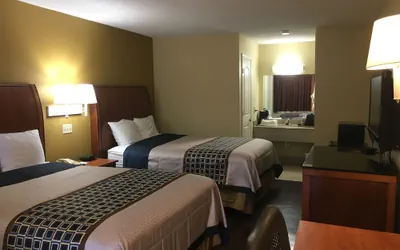 Photo 2 - Navasota Inn