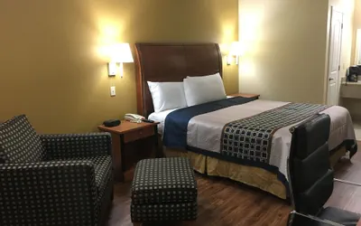 Photo 4 - Navasota Inn