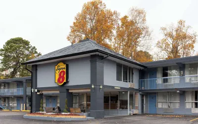 Photo 2 - Super 8 by Wyndham Black Mountain/Asheville East