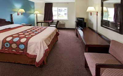Photo 4 - Super 8 by Wyndham Heath/Newark