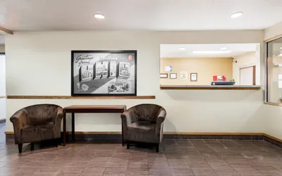 Photo 4 - Super 8 by Wyndham Medina