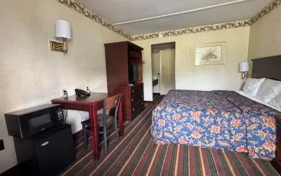 Photo 5 - Rodeway Inn Dunmore