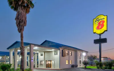 Photo 2 - Super 8 by Wyndham Victoria / South / Hwy 59