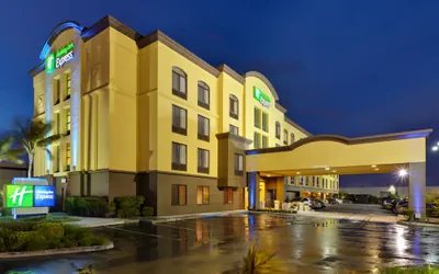 Photo 2 - Holiday Inn Express San Francisco-Airport North by IHG