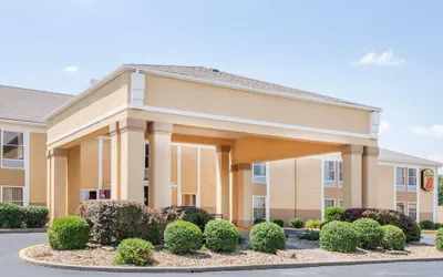 Photo 2 - Super 8 by Wyndham Evansville North