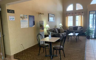Photo 5 - Super 8 by Wyndham Liverpool/Clay/Syracuse Area