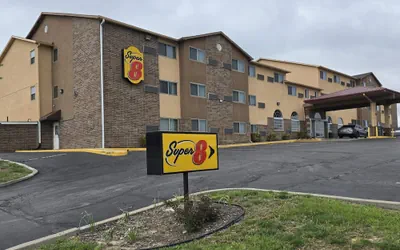 Super 8 by Wyndham Kansas City