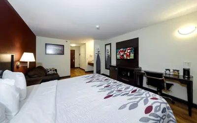 Photo 2 - Red Roof Inn Osage Beach - Lake of the Ozarks